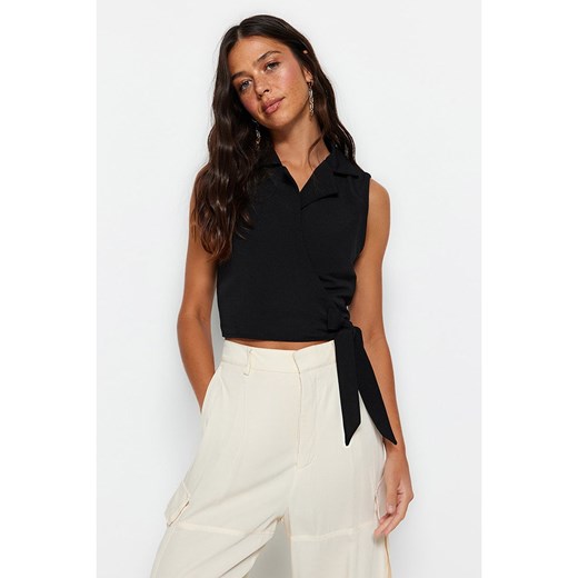 Bluzka damska Trendyol casual z dekoltem w serek 