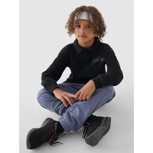 Chłopięcy longsleeve z kołnierzykiem 4F 4FJRAW24TLONM404 - czarny ze sklepu Sportstylestory.com w kategorii T-shirty chłopięce - zdjęcie 174832754