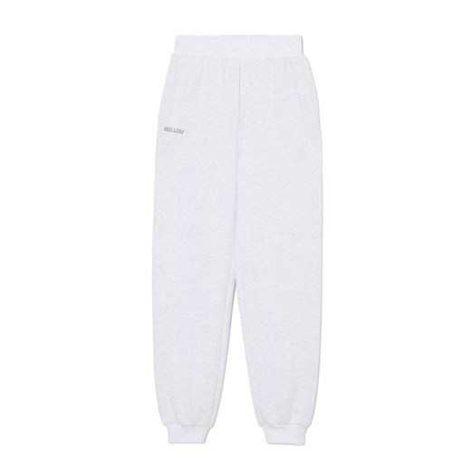 Cropp - Jasnoszare dresowe joggery z nadrukiem - jasny szary Cropp XL Cropp