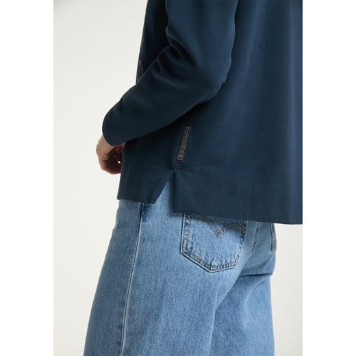 Bluza damska Elbsand granatowa z napisami