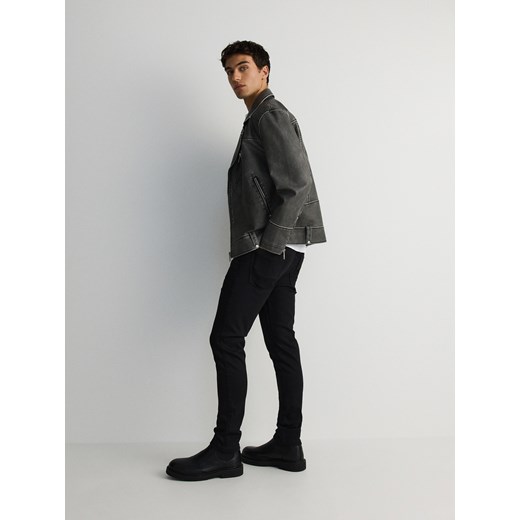 Reserved jeansy męskie na wiosnę 