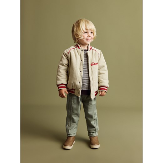 Reserved - Kurtka bomber - beżowy - id: 041BC-08X - marki Reserved - 174878052 Reserved - Kurtka bomber - beżowy ze sklepu Reserved w kategorii Kurtki chłopięce - zdjęcie 174878052