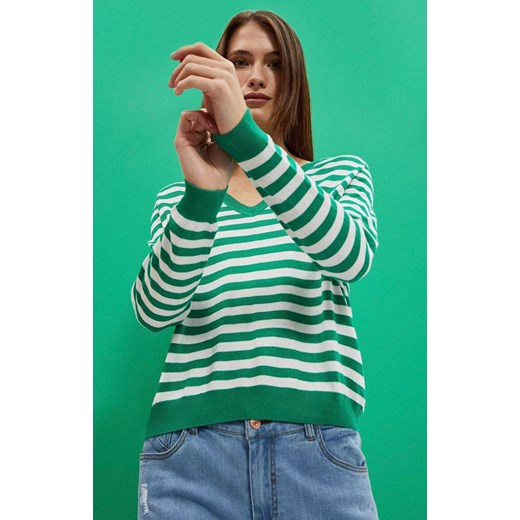 Sweter w biało zielone paski z dekoltem w serek 4004, Kolor zielony-ecru, XS Primodo