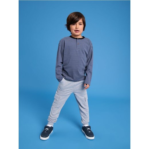 Sinsay - Spodnie dresowe cargo - szary ze sklepu Sinsay w kategorii Spodnie chłopięce - zdjęcie 174939803