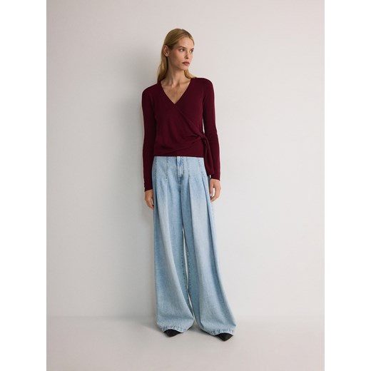 Reserved sweter damski z dekoltem w serek 