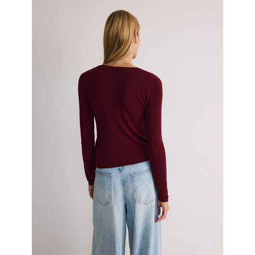 Sweter damski Reserved z dekoltem w serek 