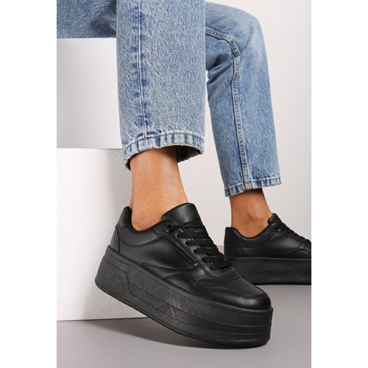 Czarne Sneakersy na Tłoczonej Grubej Podeszwie Vaitessa ze sklepu born2be.pl w kategorii Buty sportowe damskie - zdjęcie 174967963