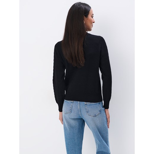 Sweter damski Mohito jesienny z okrągłym dekoltem 