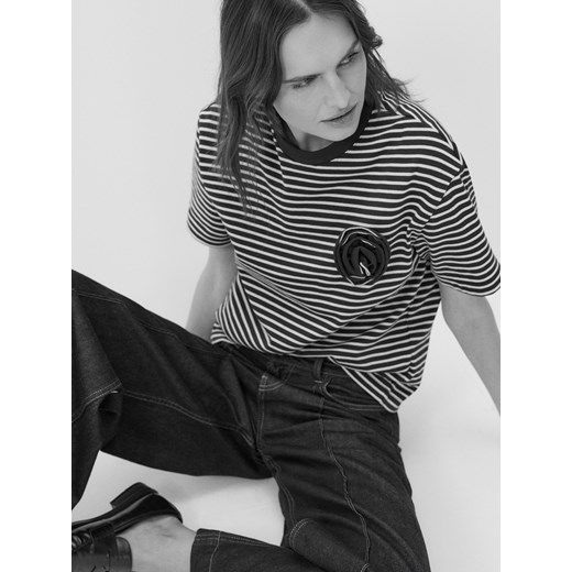 Reserved - T-shirt z naszywaną aplikacją - czerwony Reserved L Reserved