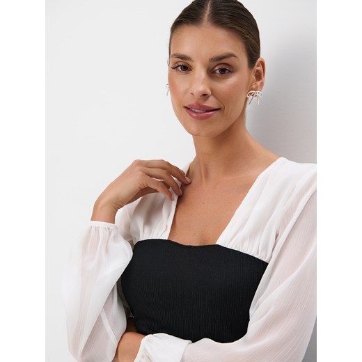 Bluzka damska Mohito z okrągłym dekoltem casual 