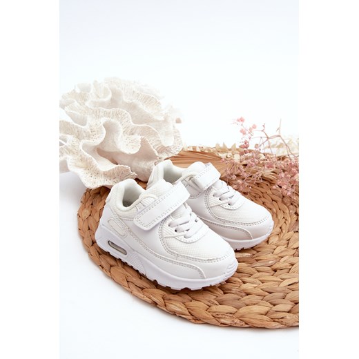 Sneakersy Dziecięce Na Rzep Białe Krissandra ze sklepu ZAZOO w kategorii Buty sportowe dziecięce - zdjęcie 175040332