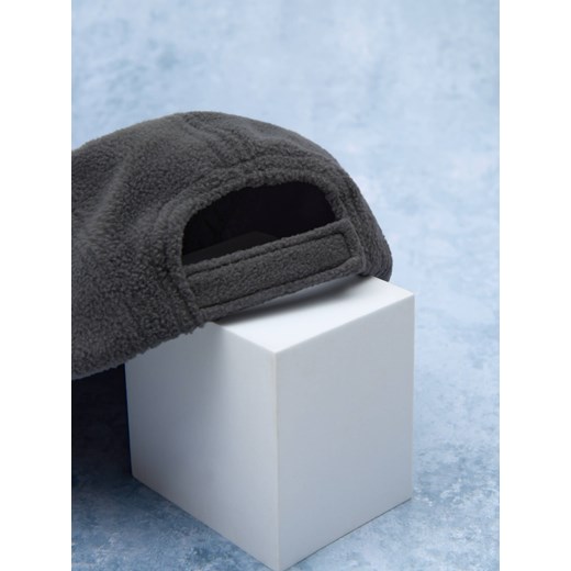 Sinsay - Czapka z daszkiem polarowa - zielony Sinsay One Size Sinsay