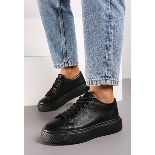 Czarne Klasyczne Sznurowane Sneakersy na Grubej Podeszwie Teralla ze sklepu born2be.pl w kategorii Buty sportowe damskie - zdjęcie 175085871
