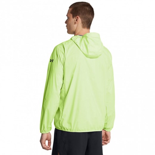 Męska kurtka do biegania Under Armour Launch Lightweight Jacket - zielona ze sklepu Sportstylestory.com w kategorii Kurtki męskie - zdjęcie 175141162