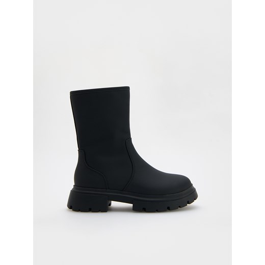 Buty zimowe dziecięce Reserved na zimę 