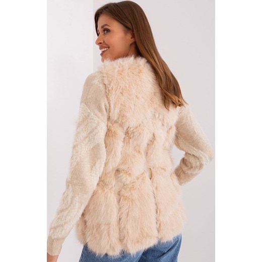 Beżowa kamizelka futrzana AT-KZ-2375.00P, Kolor beżowy, Rozmiar S/M, WOOL FASHION ITALIA ze sklepu Primodo w kategorii Kamizelki damskie - zdjęcie 175212204