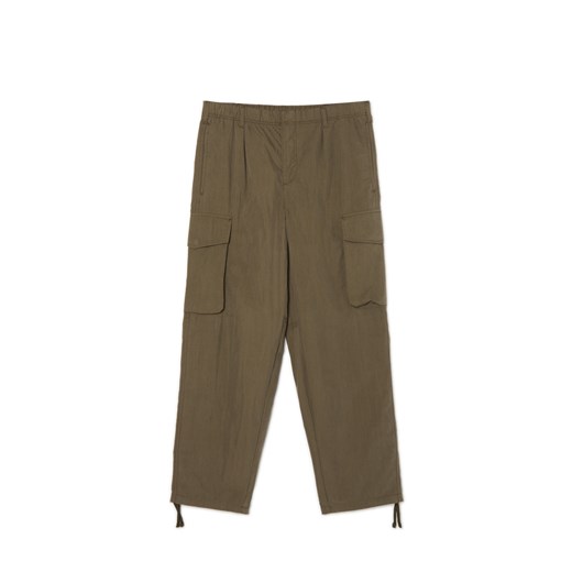Cropp - Spodnie ze ściagaczami przy nogawkach - zielony ze sklepu Cropp w kategorii Spodnie męskie - zdjęcie 175221861
