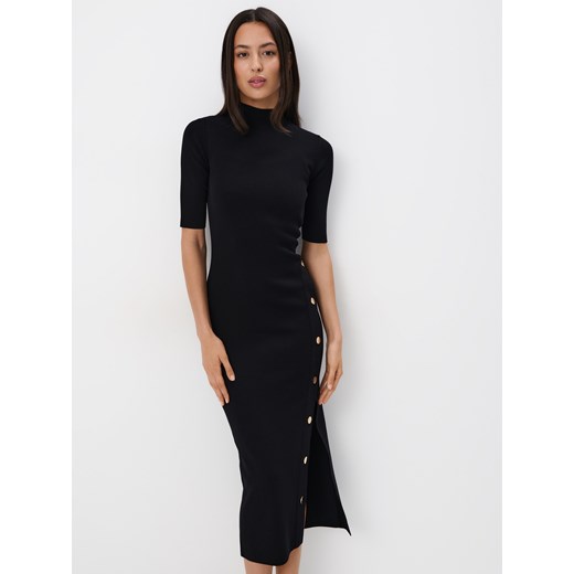 Sukienka Mohito midi na spacer z długim rękawem 