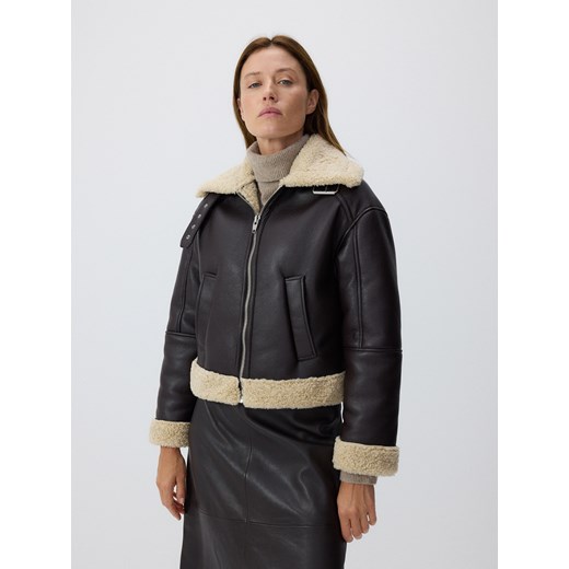 Czarna kurtka damska Reserved krótka 