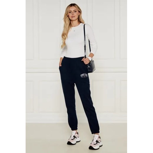 Bluzka damska Tommy Jeans na wiosnę biała z okrągłym dekoltem