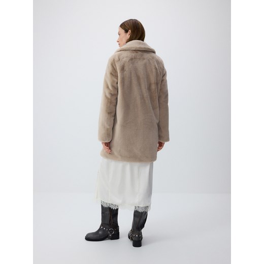 Reserved - Płaszcz ze sztucznego futerka - złamana biel Reserved XS Reserved