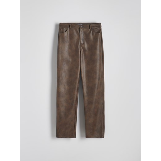 Reserved - Spodnie z imitacji skóry - ciemnobrązowy Reserved 40 Reserved