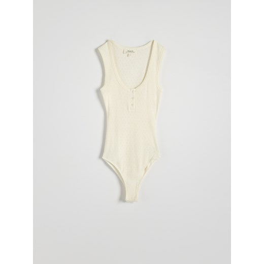 Bluzka damska beżowa Reserved z okrągłym dekoltem 