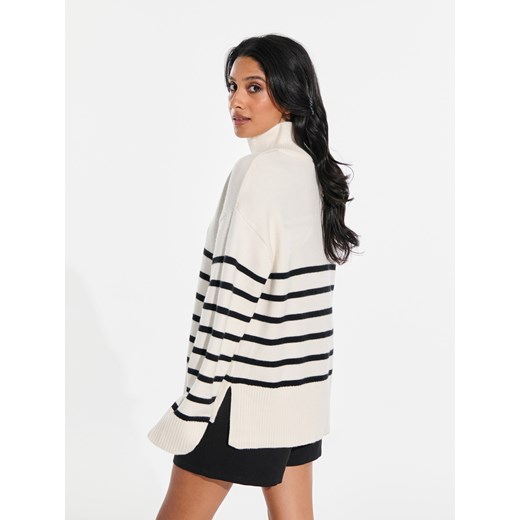 Sweter damski Sinsay z dekoltem v casual 