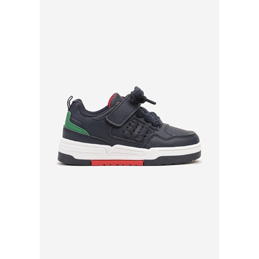 Granatowe Buty Sportowe Sneakersy na Płaskiej Tłoczonej Podeszwie Ozdobione Perforacją Inalen ze sklepu born2be.pl w kategorii Buty sportowe dziecięce - zdjęcie 175382224