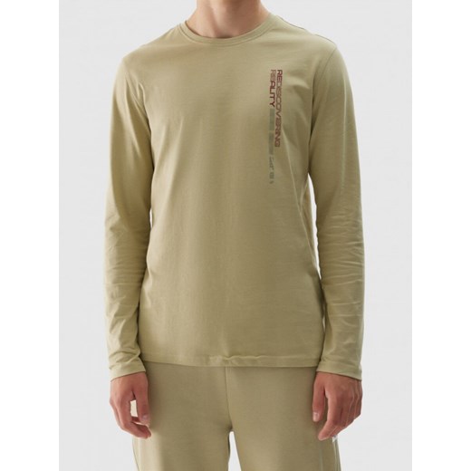 Męski longsleeve z nadrukiem 4F 4FWAW24TLONM316 - beżowy S Sportstylestory.com