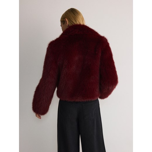 Reserved - Krótka kurtka ze sztucznego futerka - burgundowy Reserved M Reserved