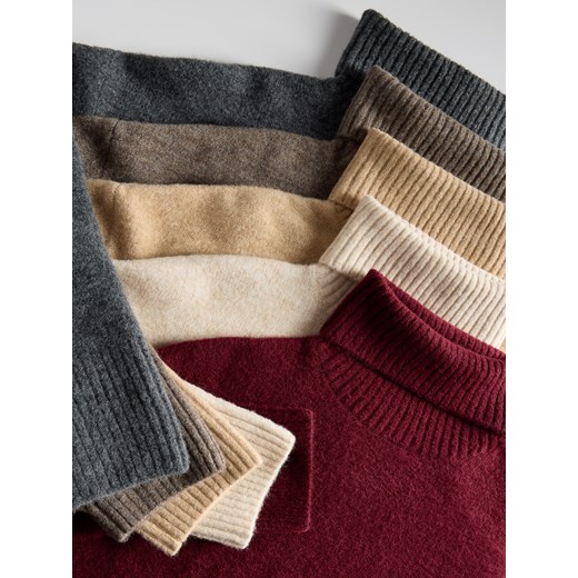 Sweter damski Reserved z golfem 