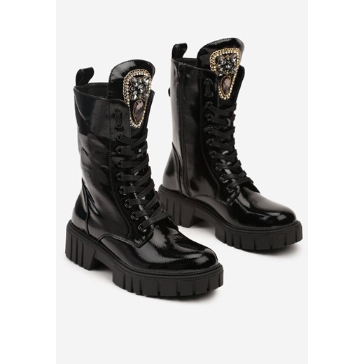 Czarne Sznurowane Lakierowane Botki Workery na Tłoczonej Grubej Podeszwie z 38 wyprzedaż born2be.pl