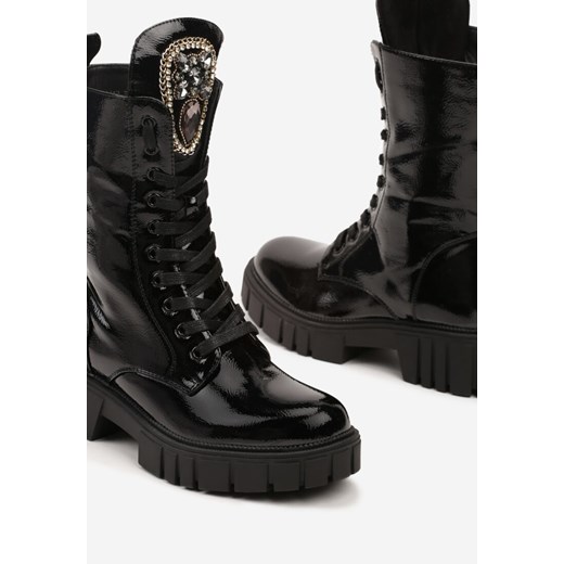 Czarne Sznurowane Lakierowane Botki Workery na Tłoczonej Grubej Podeszwie z 36 okazja born2be.pl