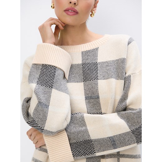 Sweter damski Mohito casual z okrągłym dekoltem 