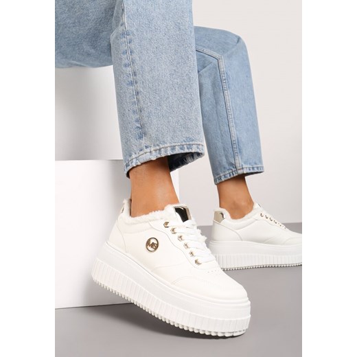 Białe Sneakersy na Platformie z Tłoczeniem Ozdobione Sznurowaniem i Metaliczną Aplikacją Tiliel ze sklepu renee.pl w kategorii Buty sportowe damskie - zdjęcie 175485781