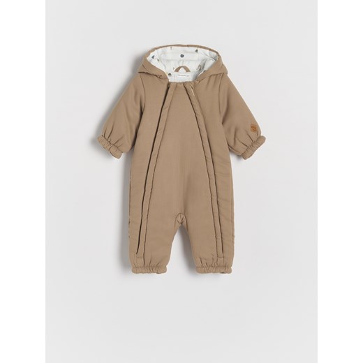 Reserved - Ocieplany kombinezon z kapturem - brązowy - id: 507BF-82X - marki Reserved - 175488474 Reserved - Ocieplany kombinezon z kapturem - brązowy ze sklepu Reserved w kategorii Odzież dla niemowląt - zdjęcie 175488474