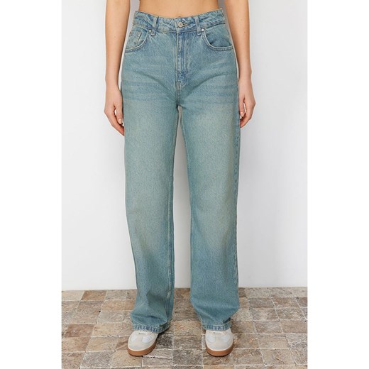 trendyol Dżinsy - Mom fit - w kolorze błękitnym ze sklepu Limango Polska w kategorii Jeansy damskie - zdjęcie 175498293