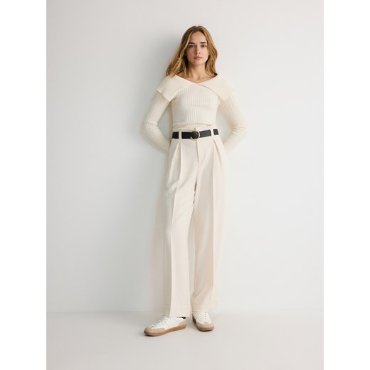 Reserved - Szerokie spodnie z paskiem - złamana biel ze sklepu Reserved w kategorii Spodnie damskie - zdjęcie 175504701