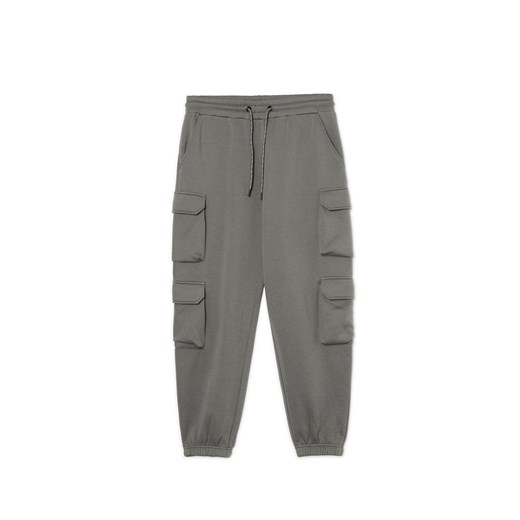 Cropp - Szare dresowe joggery z kieszeniami cargo - szary ze sklepu Cropp w kategorii Spodnie męskie - zdjęcie 175533493