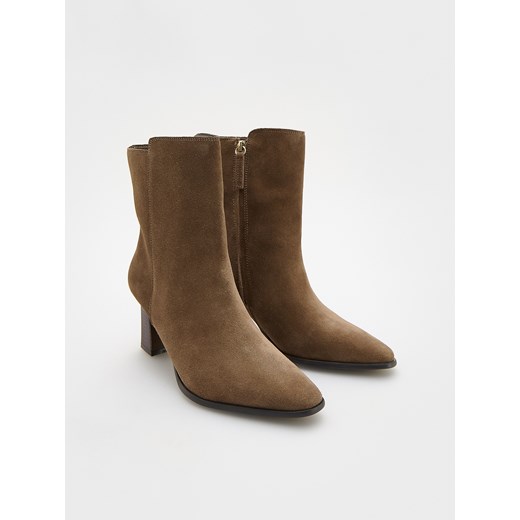 Botki Reserved na obcasie 