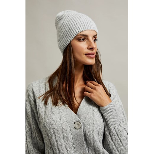Zimowa czapka ze strukturalnego materiału szara ONE SIZE Moodo.pl