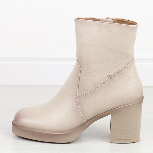 Botki Potocki na zamek na wiosnę 