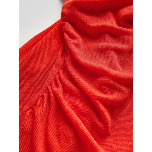 Sukienka czerwona Reserved maxi z tkaniny z długim rękawem z odkrytymi ramionami 