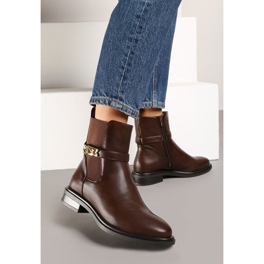Brązowe Botki Typu Sztyblety z Ozdobnym Paskiem z Metalową Aplikacją Riaessa 41 okazyjna cena born2be.pl