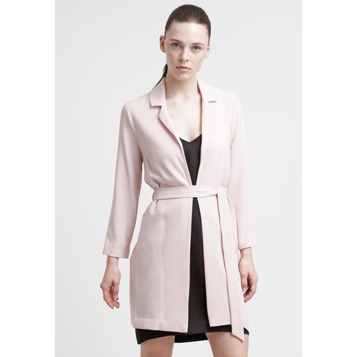 Miss Selfridge Krótki płaszcz pink zalando  bez wzorów/nadruków