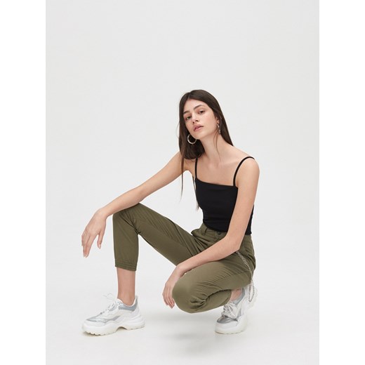 Cropp - Joggery high waist z łańcuchem - zielony Cropp 40 okazyjna cena Cropp