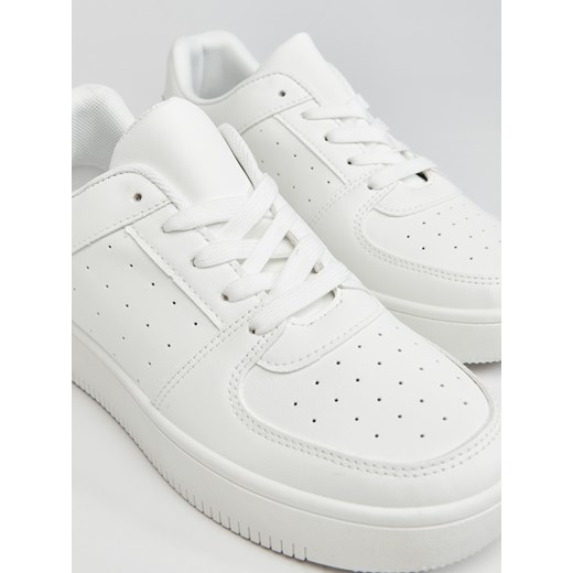 Cropp - Białe sneakersy - biały Cropp 37 Cropp promocja