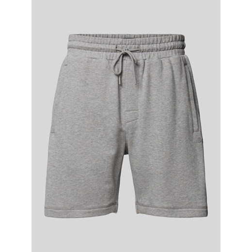 Szorty z dzianiny dresowej o kroju regular fit z napisem z logo ze sklepu Peek&Cloppenburg  w kategorii Spodenki męskie - zdjęcie 175818654