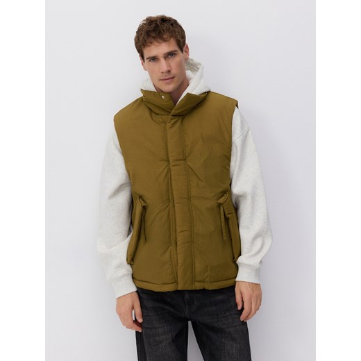 Reserved - Kamizelka ze stójką - oliwkowy ze sklepu Reserved w kategorii Kamizelki męskie - zdjęcie 175857963